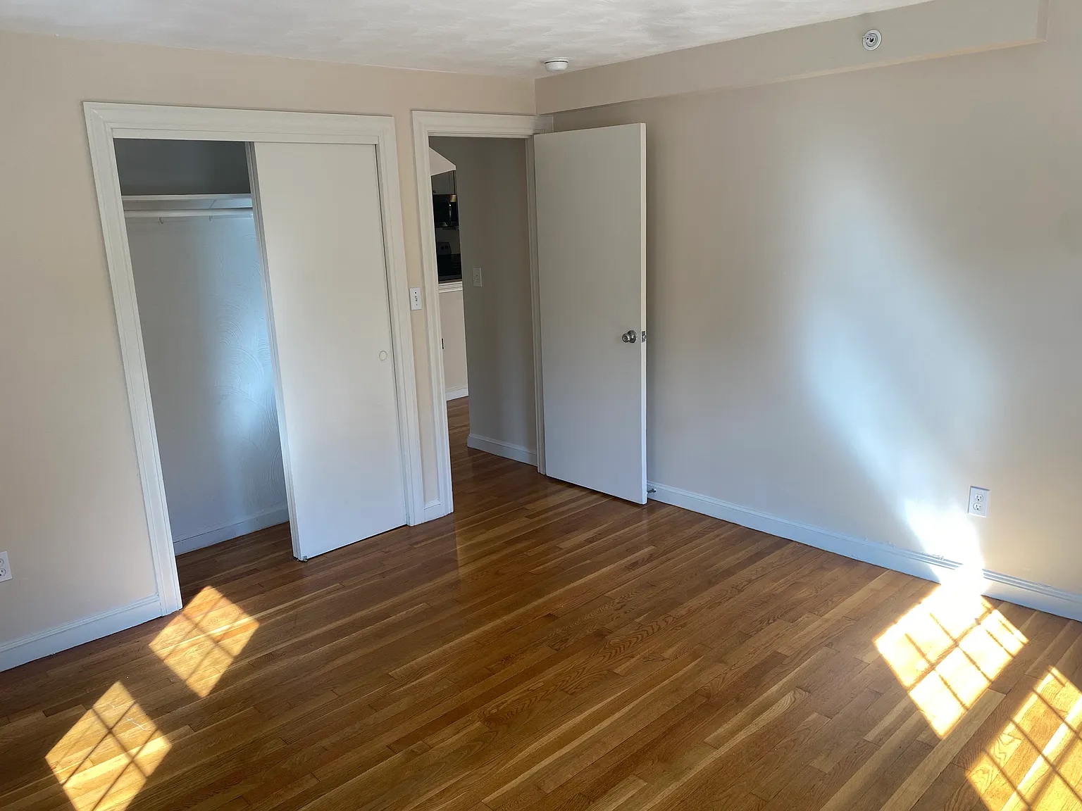 2 bed, 1 bath apartment for rent at 4833 Washington St Unit 3L, West Roxbury — photo 12 of 16