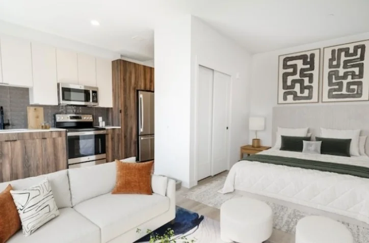 Studio bed, 1 bath apartment for rent at 484 2nd St Unit S1, Everett — photo 1 of 6