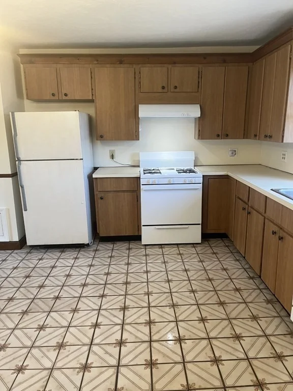 1 bed, 1 bath apartment for rent at 484 Pond St Unit 2, Braintree — photo 2 of 10