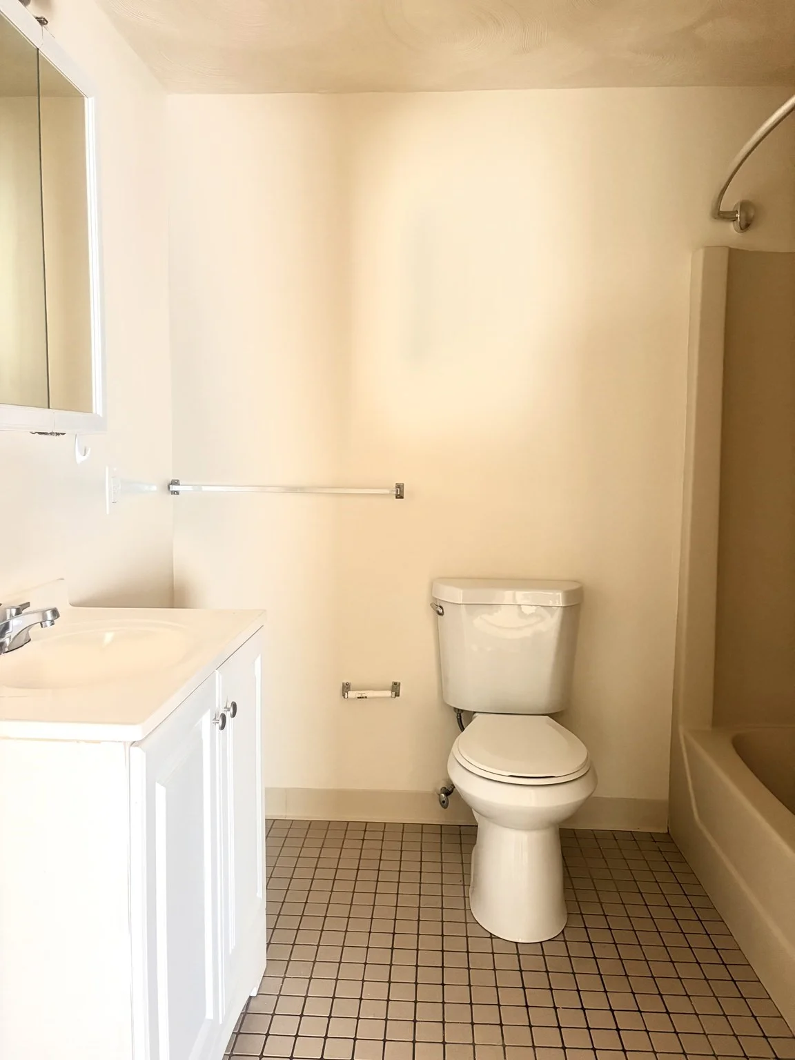 2 bed, 1 bath apartment for rent at 484 Western Ave Unit B3, Lynn — photo 2 of 6