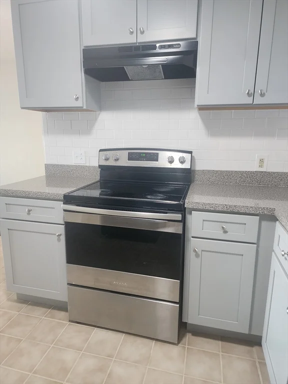 2 bed, 1 bath apartment for rent at 484 Western Ave Unit B4, Lynn — photo 6 of 10