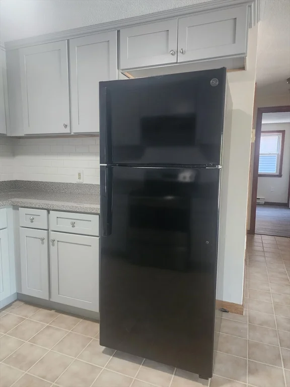 2 bed, 1 bath apartment for rent at 484 Western Ave Unit B4, Lynn — photo 4 of 10