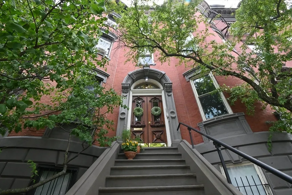 2 bed, 1 bath apartment for rent at 486 Columbus Ave Unit 2, South End