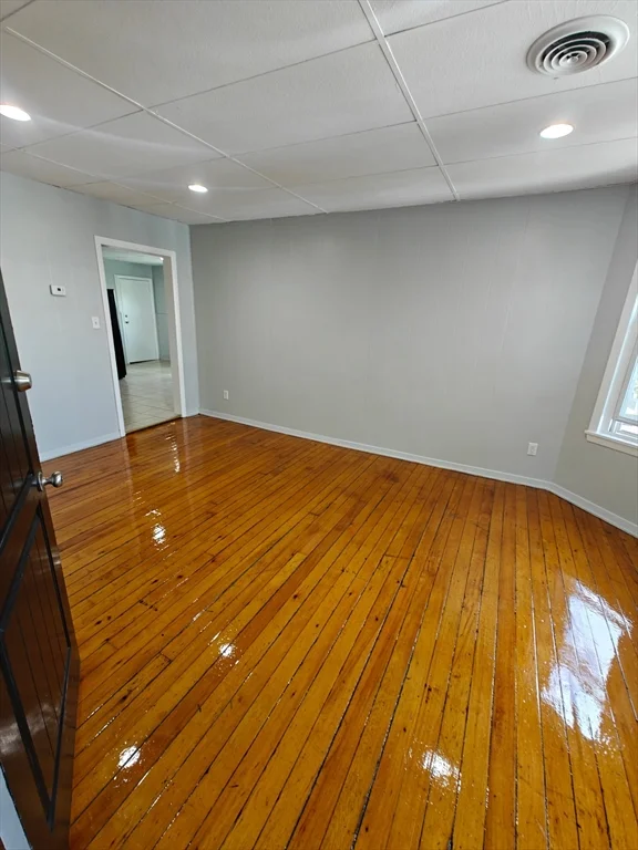 3 bed, 1 bath apartment for rent at 487 Fourth St Unit 2R, Fall River — photo 7 of 8