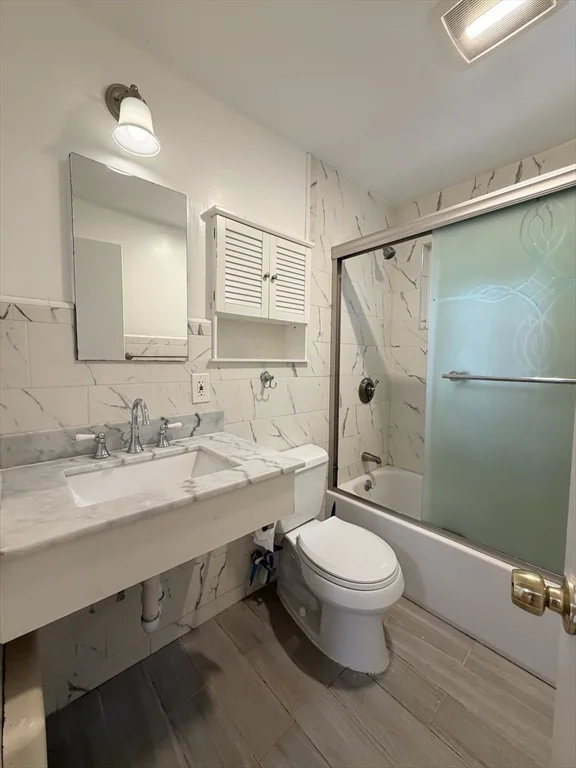 4 bed, 2 bath apartment for rent at 487 Lowell Ave Unit 2, Newtonville — photo 11 of 28