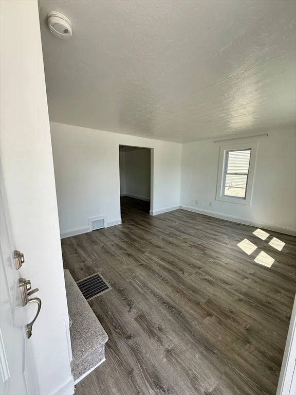 2 bed, 1 bath apartment for rent at 487 Mill St Unit B, Worcester — photo 6 of 24