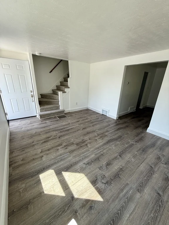 2 bed, 1 bath apartment for rent at 487 Mill St Unit B, Worcester — photo 8 of 24