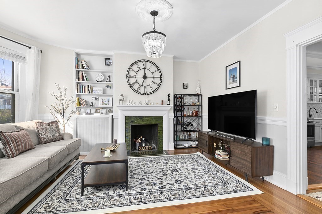 3 bed, 1 bath apartment for rent at 487 Washington St Unit 2, Griggs Park — photo 3 of 10