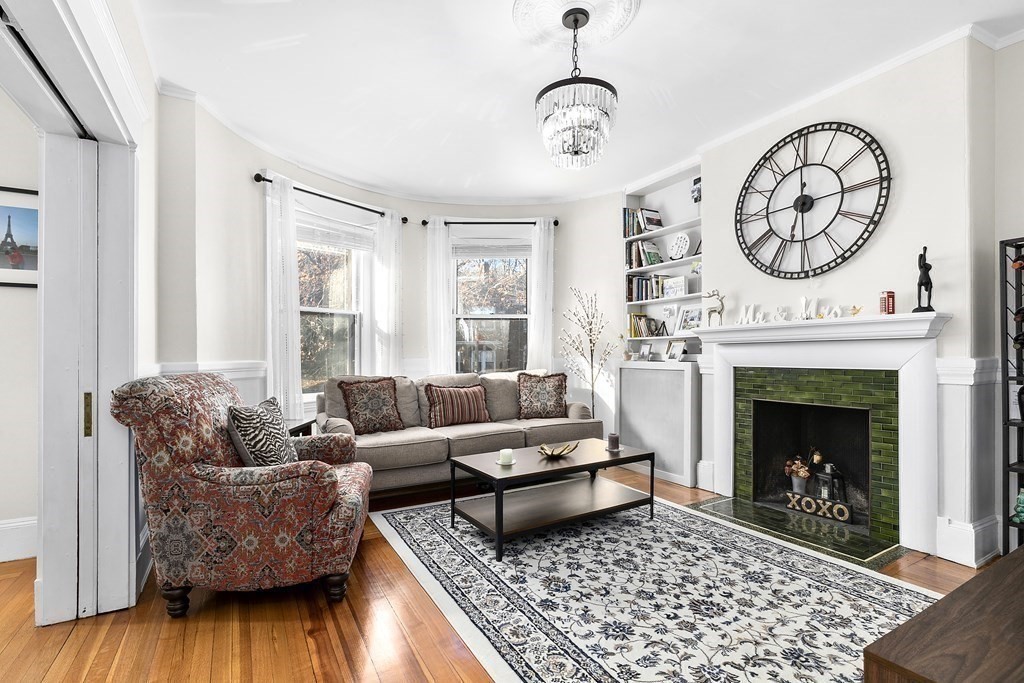 3 bed, 1 bath apartment for rent at 487 Washington St Unit 2, Griggs Park — photo 4 of 10