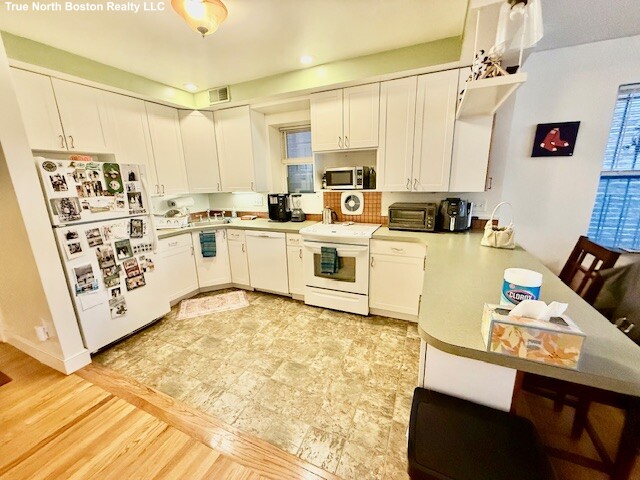 2 bed, 1 bath apartment for rent at 488 Commercial St Unit 2, North End — photo 5 of 17