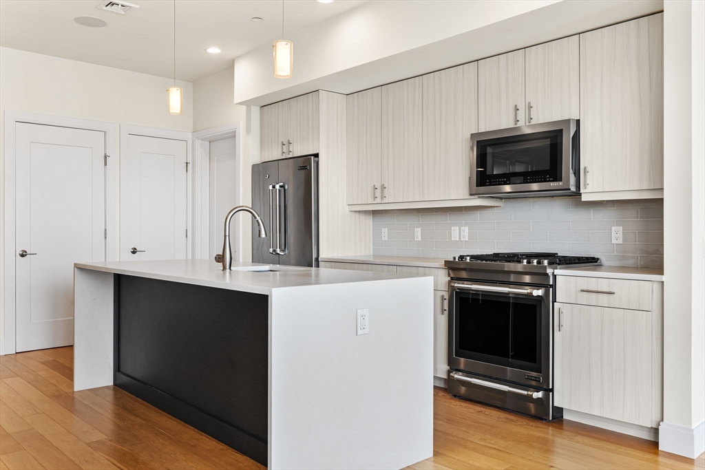 2 bed, 2 bath apartment for rent at 488 Dorchester Ave Unit 3K, South Boston — photo 4 of 15