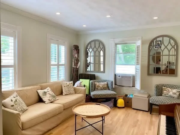 4 bed, 1 bath apartment for rent at 488 Washington St, Winchester — photo 3 of 20