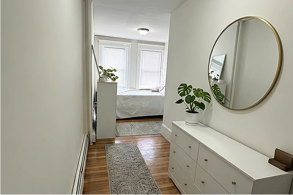 3 bed, 1 bath apartment for rent at 489 East Broadway Unit 3, South Boston — photo 9 of 15