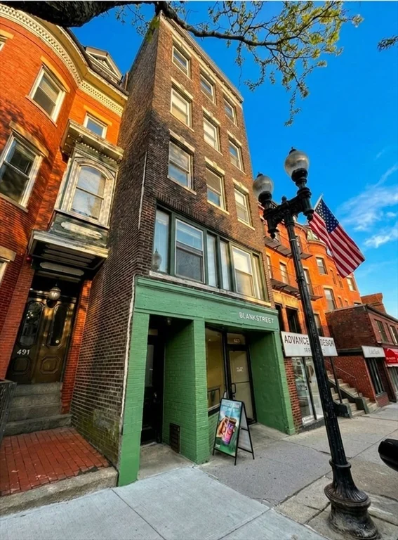 3 bed, 1 bath apartment for rent at 489 East Broadway Unit 3, South Boston