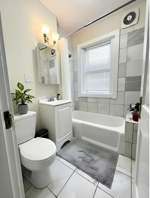 3 bed, 1 bath apartment for rent at 489 East Broadway Unit 3, South Boston — photo 14 of 15
