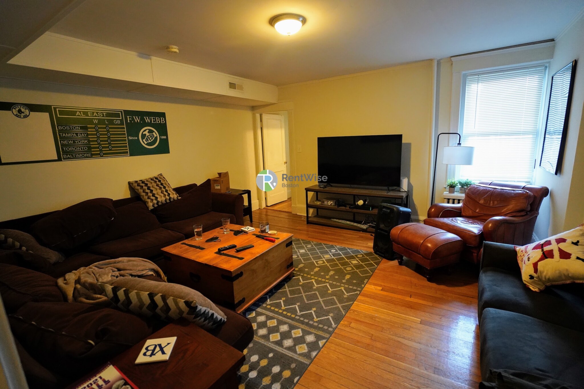 3 bed, 1 bath apartment for rent at 489 East Broadway Unit 1, South Boston
