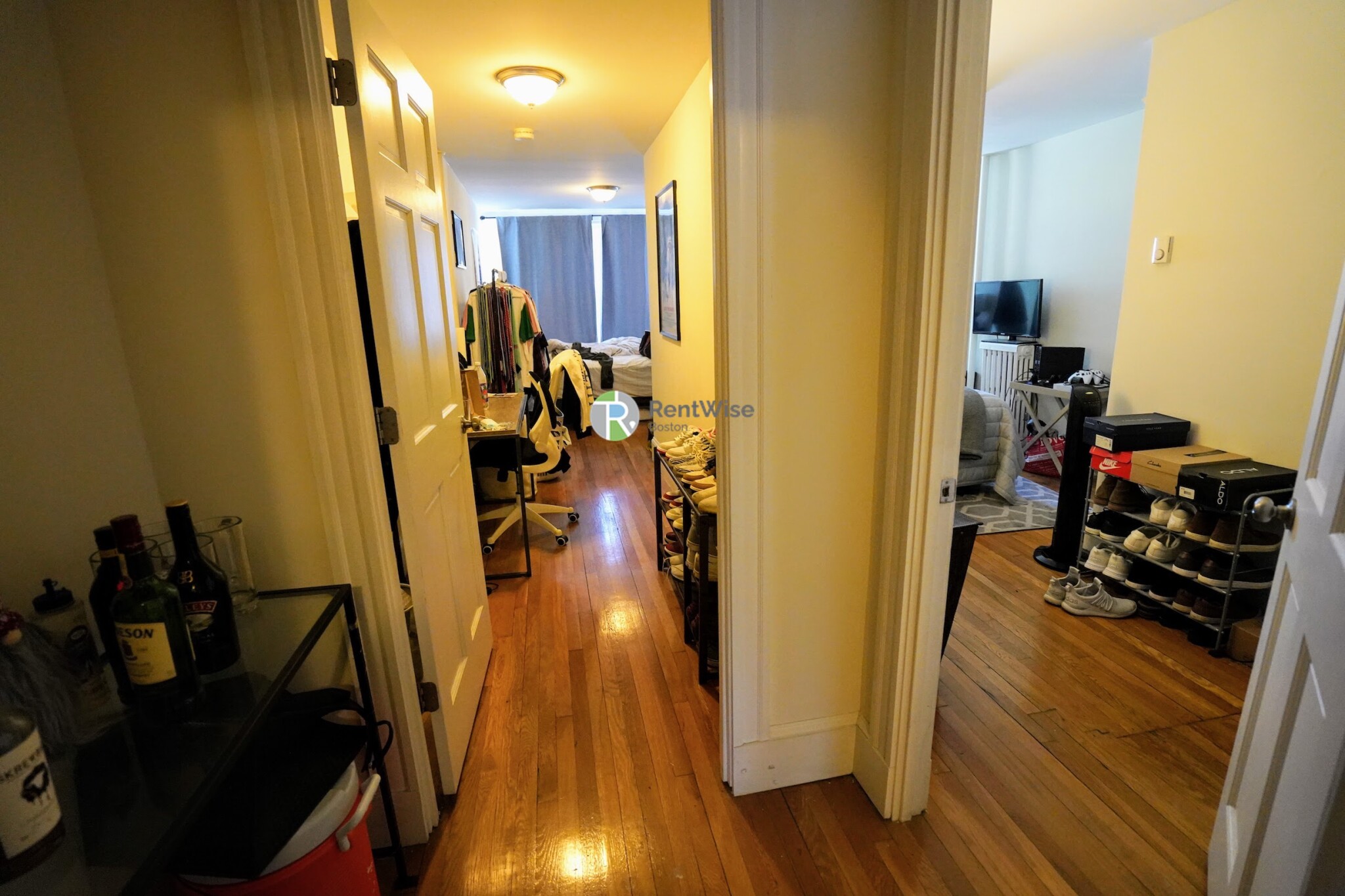 3 bed, 1 bath apartment for rent at 489 East Broadway Unit 1, South Boston — photo 14 of 30
