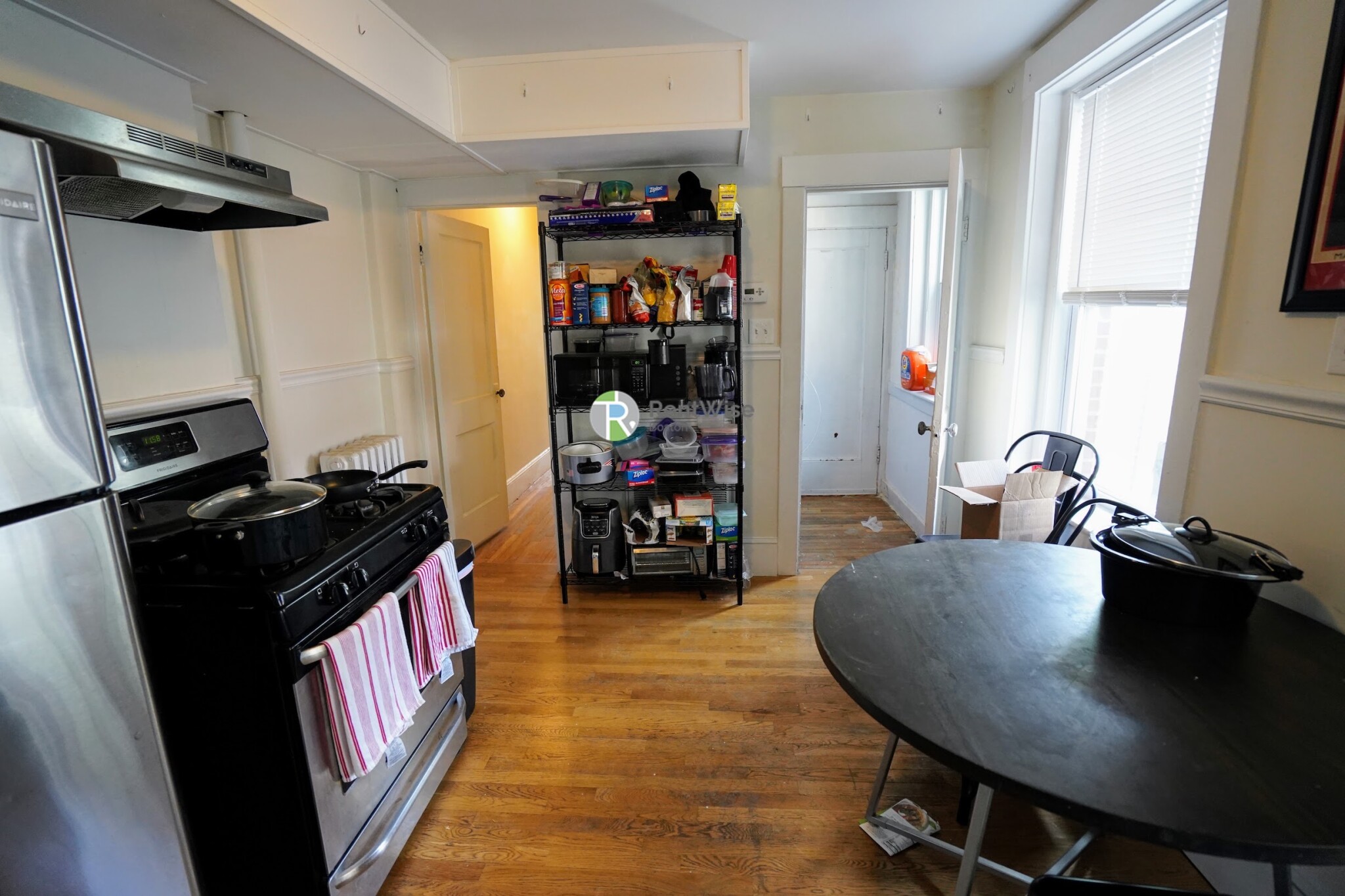 3 bed, 1 bath apartment for rent at 489 East Broadway Unit 1, South Boston — photo 5 of 30