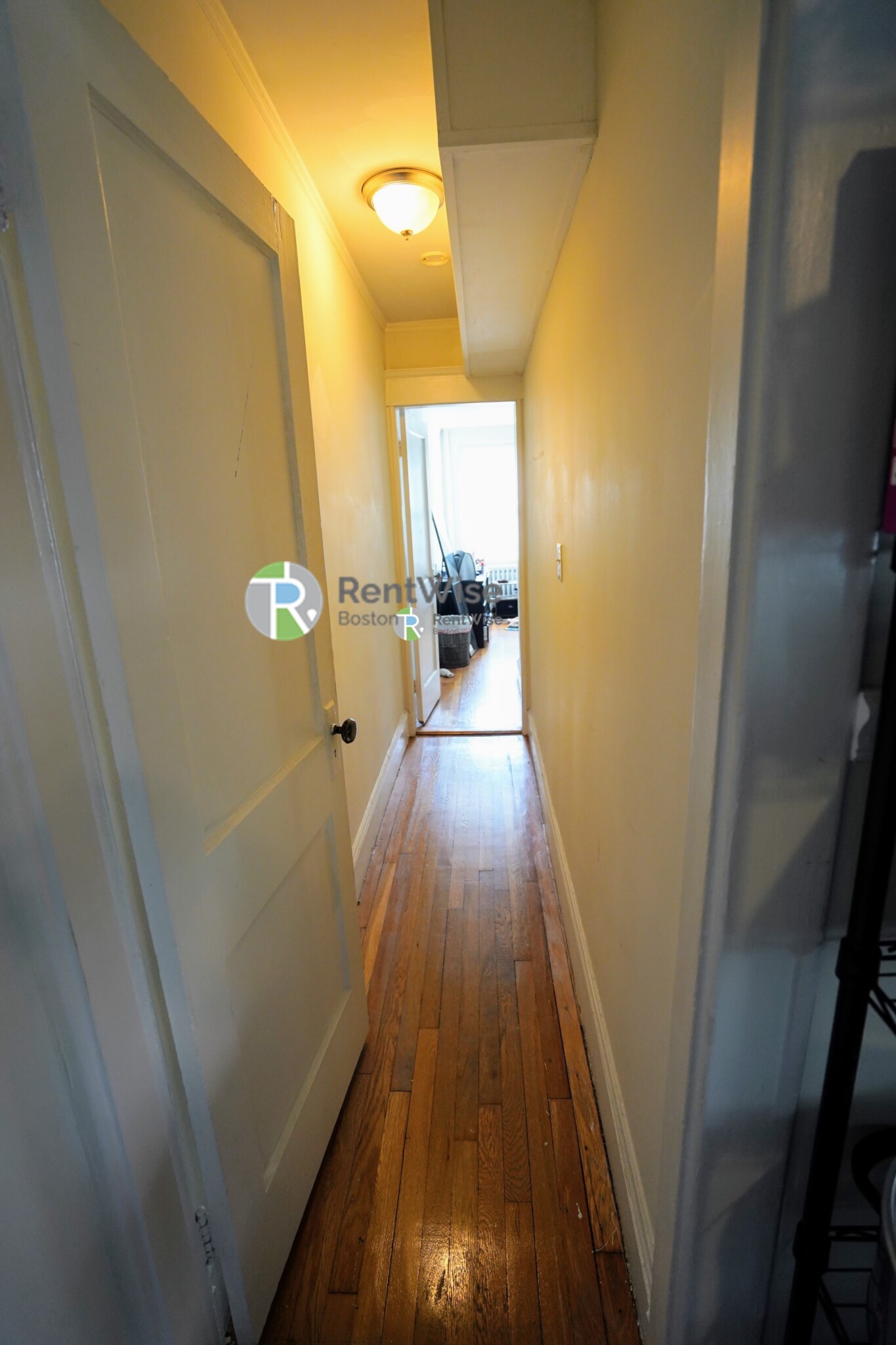 3 bed, 1 bath apartment for rent at 489 East Broadway Unit 1, South Boston — photo 9 of 30