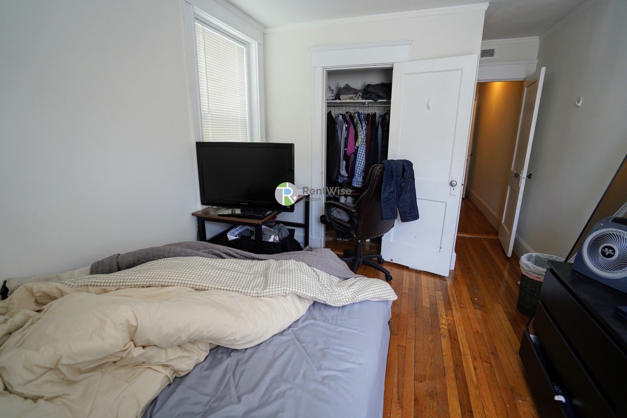 3 bed, 1 bath apartment for rent at 489 East Broadway Unit 1, South Boston — photo 13 of 30