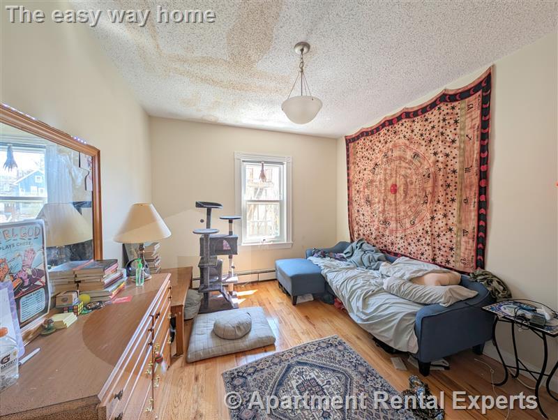 3 bed, 1 bath apartment for rent at 489 Main St Unit 2, Magoun Square — photo 9 of 15