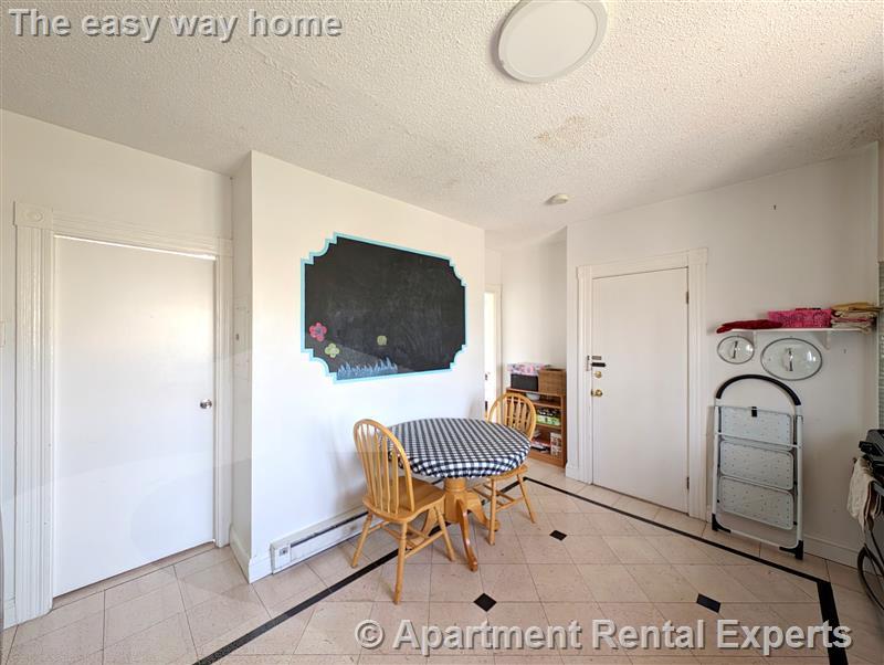 3 bed, 1 bath apartment for rent at 489 Main St Unit 2, Magoun Square — photo 3 of 15