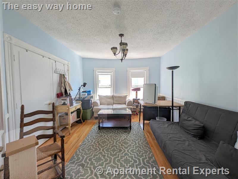 3 bed, 1 bath apartment for rent at 489 Main St Unit 2, Magoun Square — photo 7 of 15