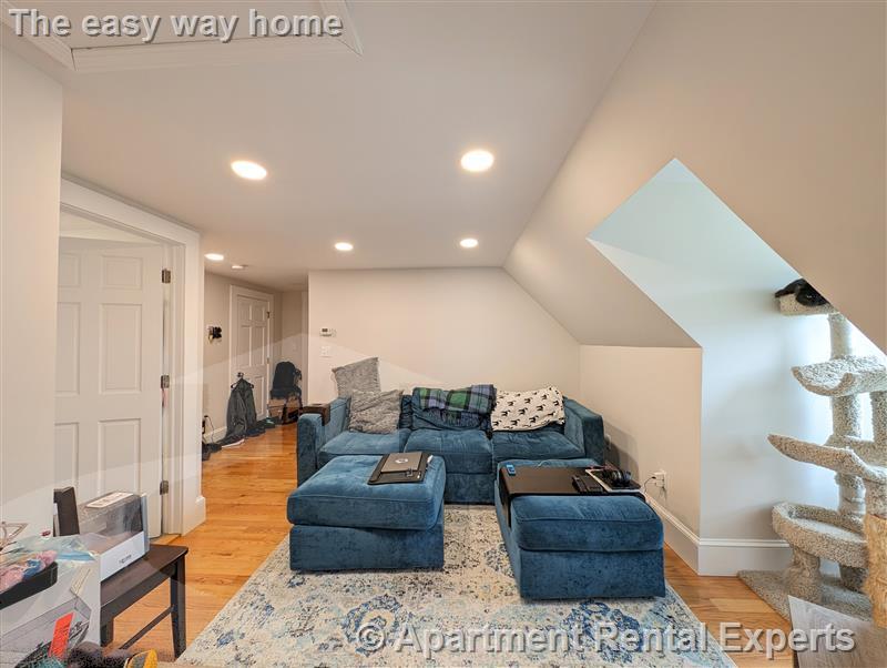 1 bed, 1 bath apartment for rent at 489 Main St Unit 3 (1 Bed), Magoun Square — photo 9 of 13