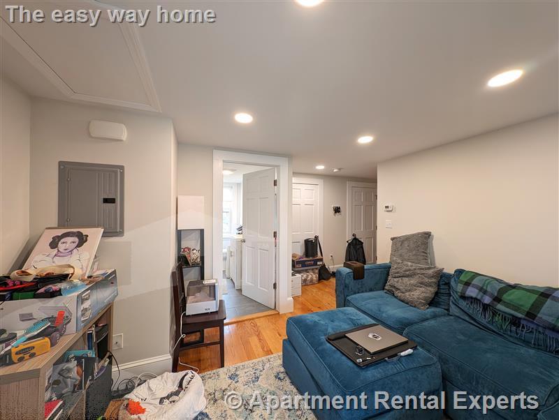 1 bed, 1 bath apartment for rent at 489 Main St Unit 3 (1 Bed), Magoun Square — photo 11 of 13