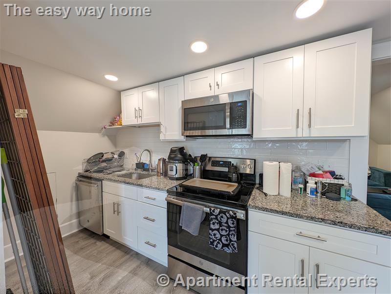 1 bed, 1 bath apartment for rent at 489 Main St Unit 3 (1 Bed), Magoun Square