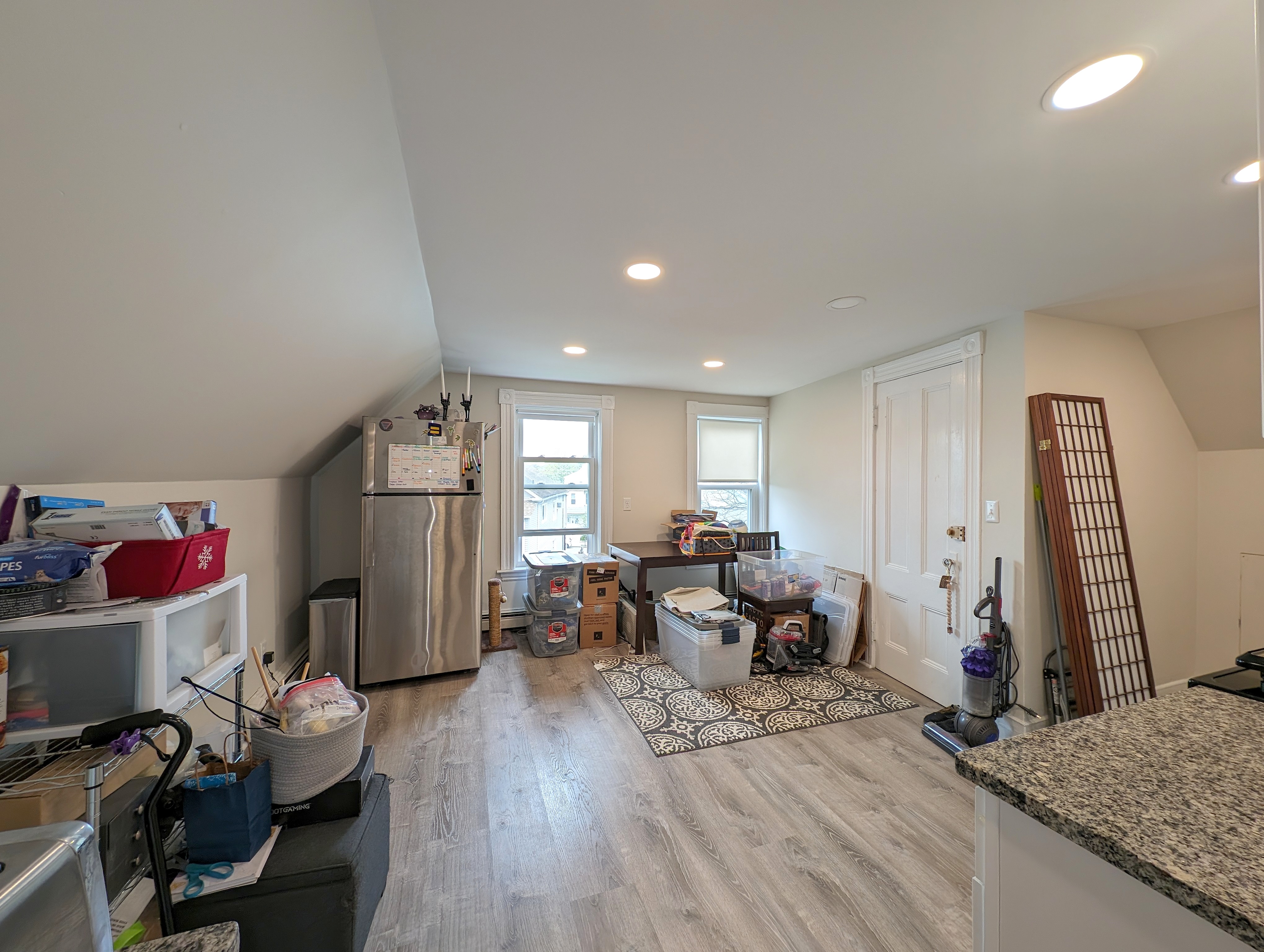 4.5 bed, 2 bath apartment for rent at 489 Main St Unit 489, South Medford — photo 20 of 32
