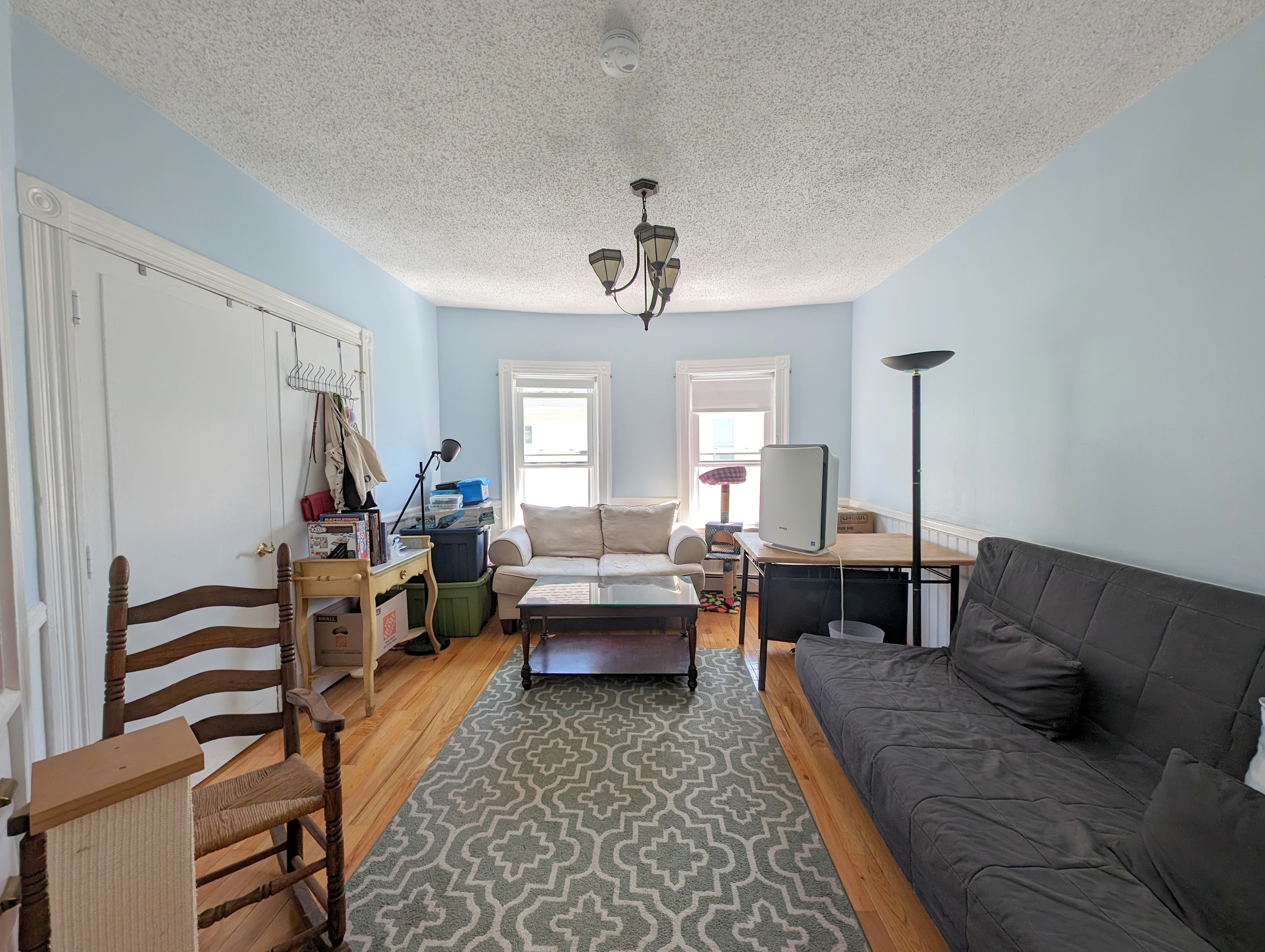 4.5 bed, 2 bath apartment for rent at 489 Main St Unit 489, South Medford — photo 4 of 32