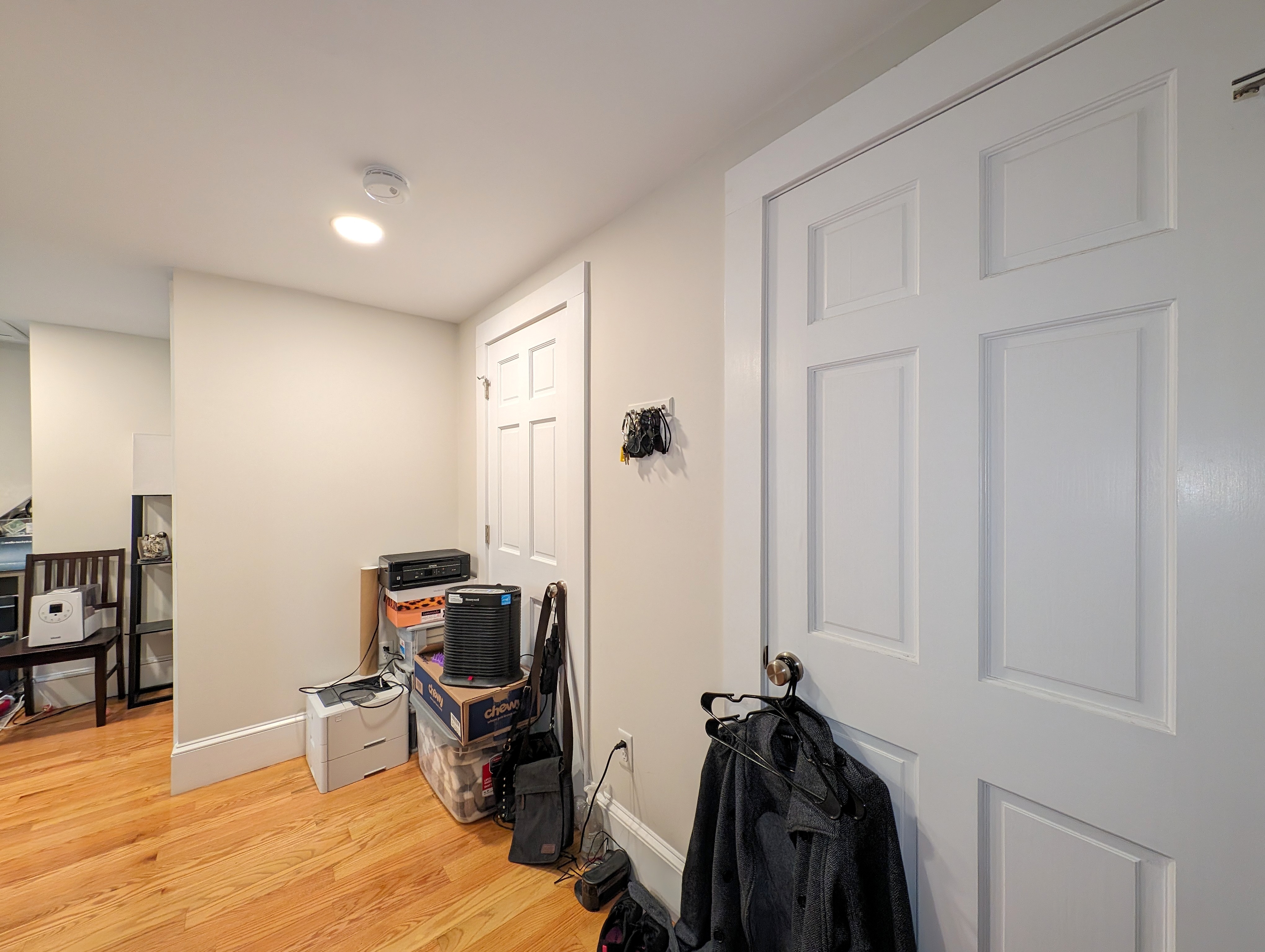 4.5 bed, 2 bath apartment for rent at 489 Main St Unit 489, South Medford — photo 18 of 32