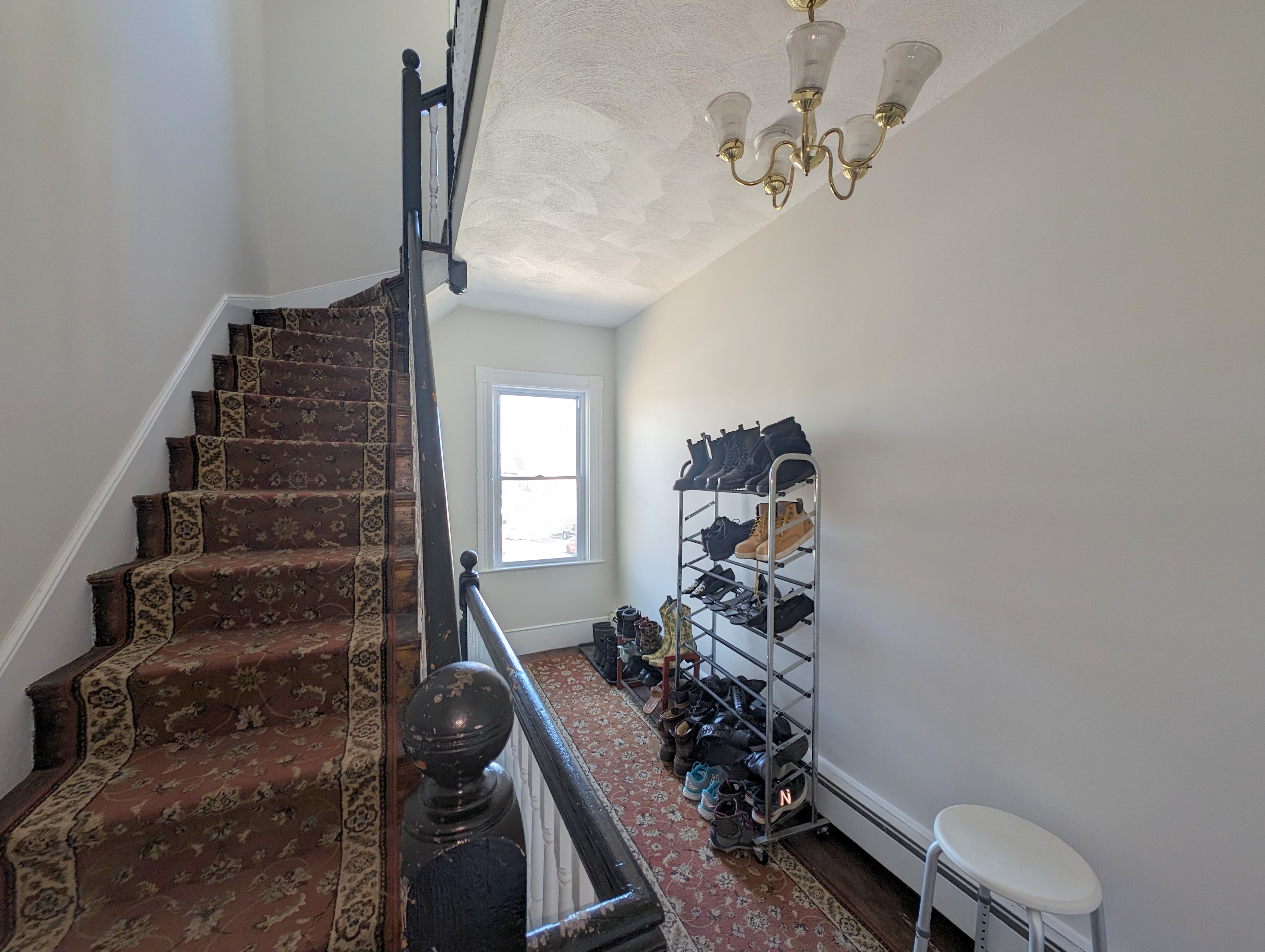 4.5 bed, 2 bath apartment for rent at 489 Main St Unit 489, South Medford — photo 14 of 32