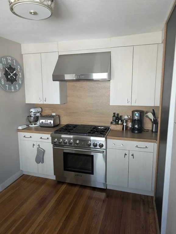 2 bed, 1 bath apartment for rent at 48A B, The Alphabets — photo 6 of 12
