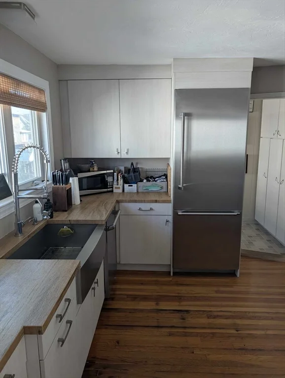 2 bed, 1 bath apartment for rent at 48A B, The Alphabets — photo 7 of 12