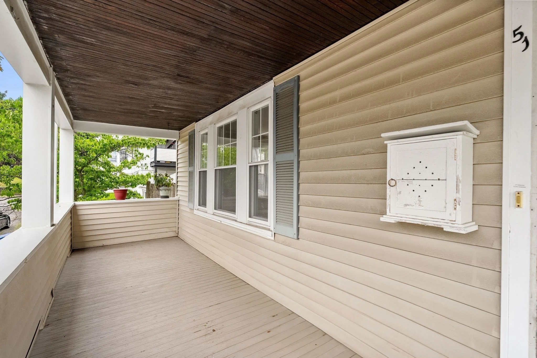 3 bed, 1 bath apartment for rent at 49-51 Harding Ave Unit 49, Belmont — photo 5 of 26