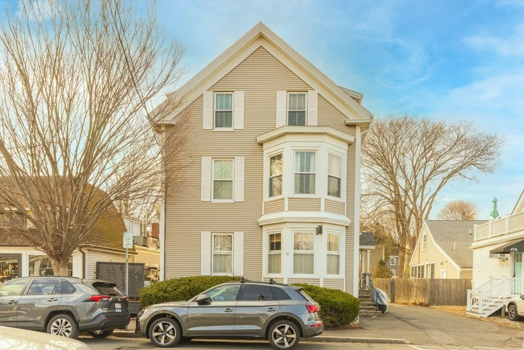 2 bed, 1 bath apartment for rent at 49 Atlantic Ave Unit 1, Marblehead — photo 4 of 15