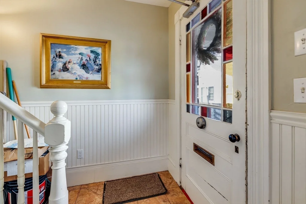 2 bed, 1 bath apartment for rent at 49 Atlantic Ave Unit 1, Marblehead — photo 6 of 15