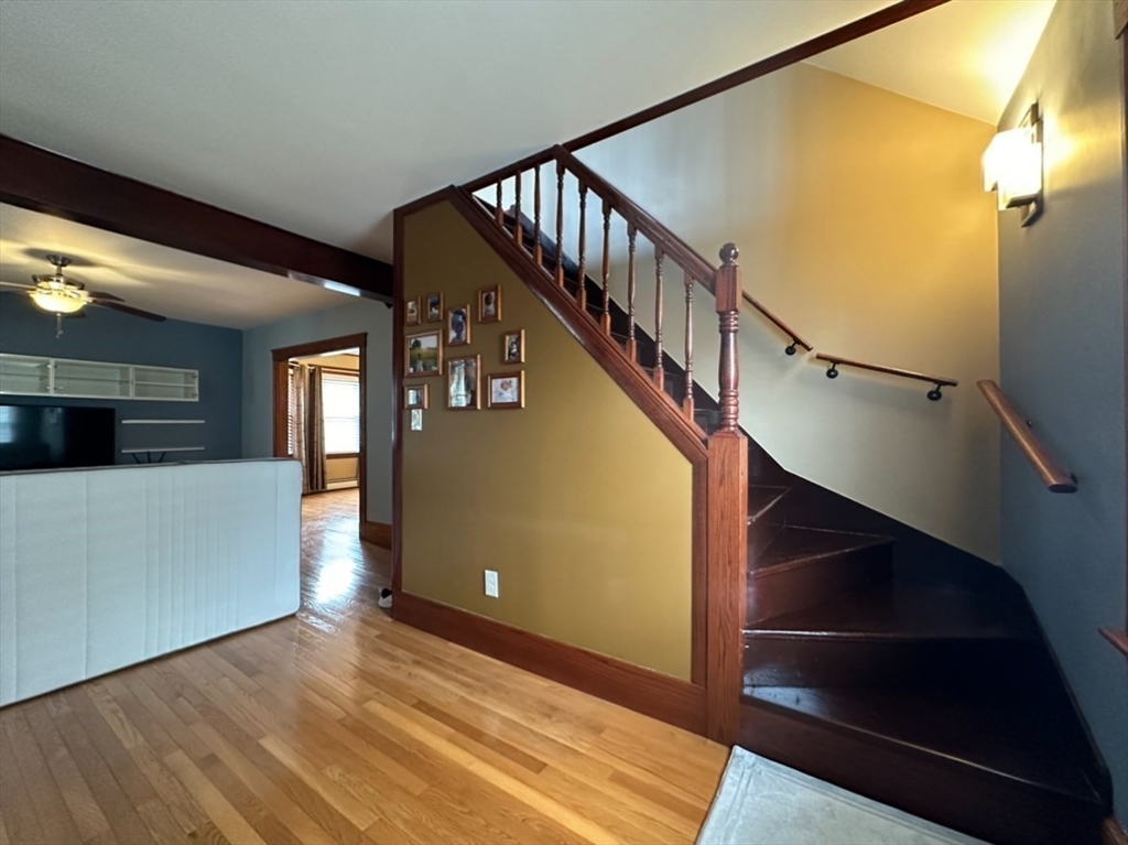 3 bed, 2 bath apartment for rent at 49 Bates Unit 49, Winthrop — photo 3 of 16