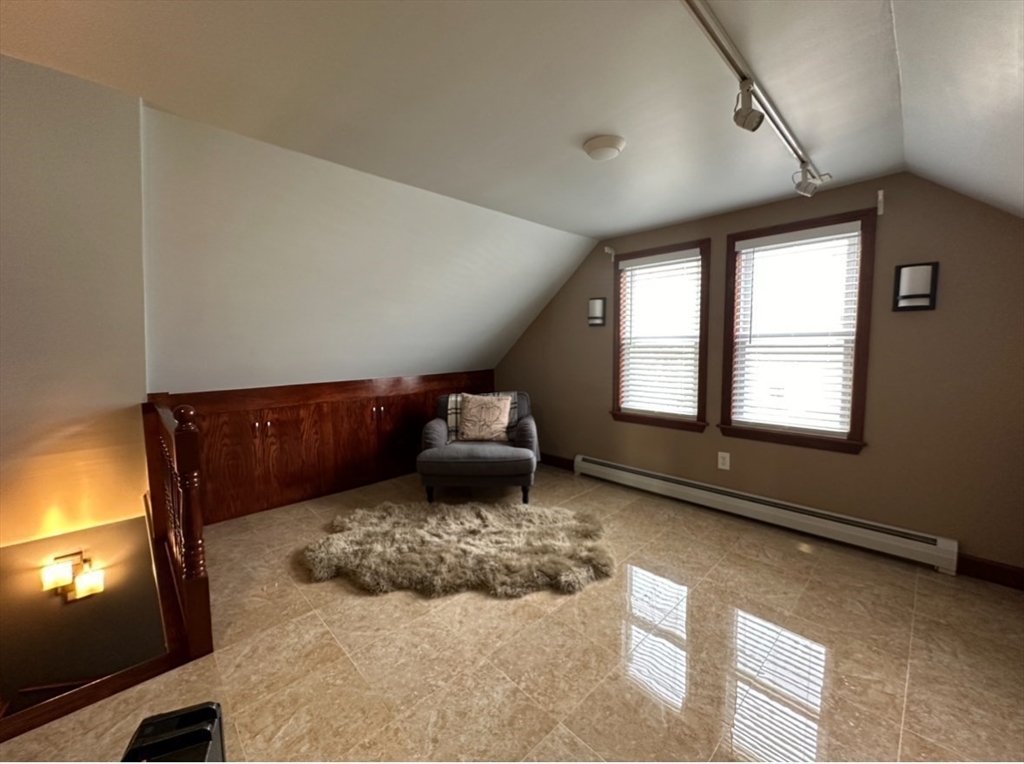 3 bed, 2 bath apartment for rent at 49 Bates Unit 49, Winthrop — photo 4 of 16