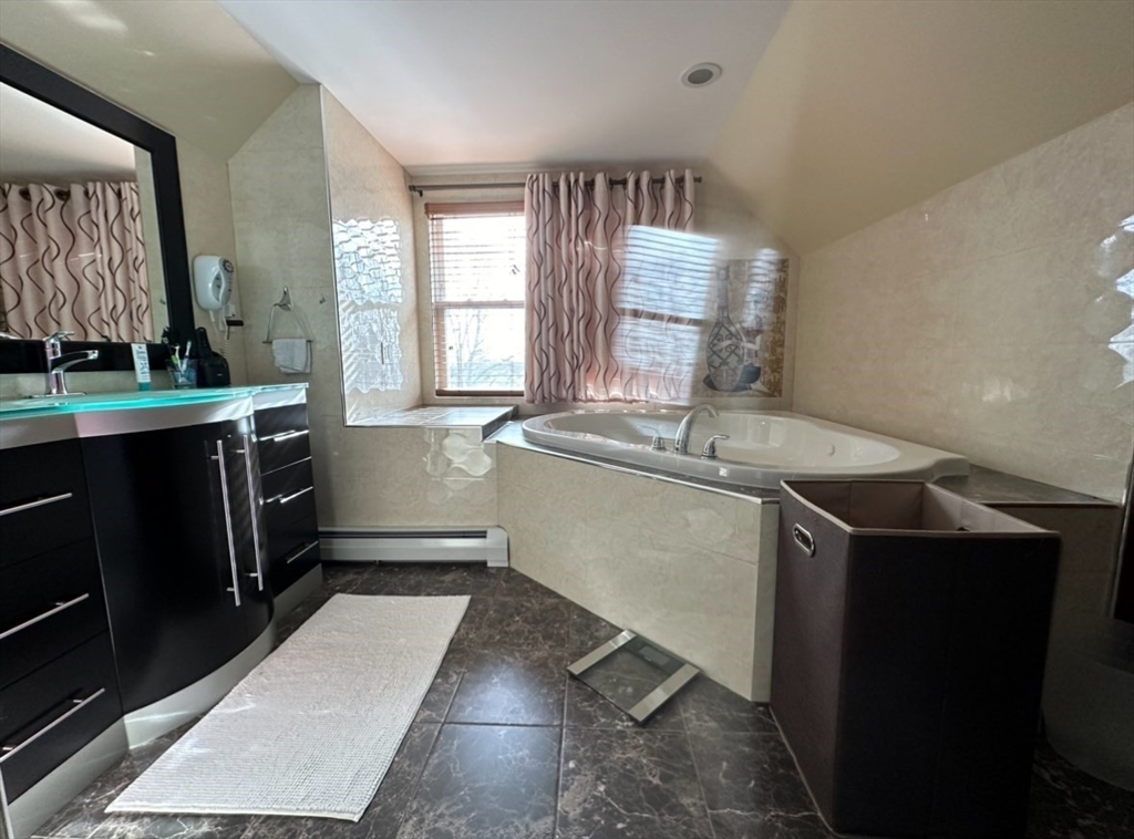 3 bed, 2 bath apartment for rent at 49 Bates Unit 49, Winthrop — photo 7 of 16