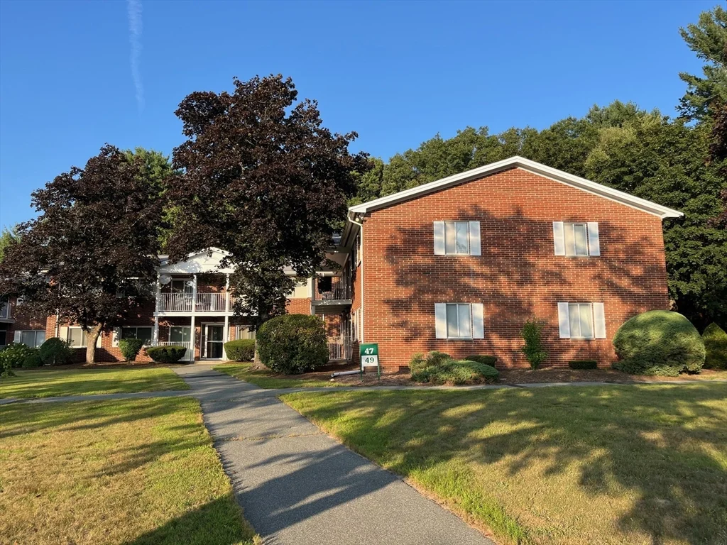 2 bed, 1 bath apartment for rent at 49 Bayberry Dr Unit 2, Sharon — photo 2 of 14