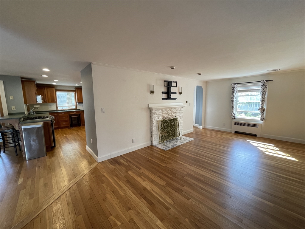 4 bed, 2 bath apartment for rent at 49 Beal Rd Unit 49, Waltham — photo 6 of 14