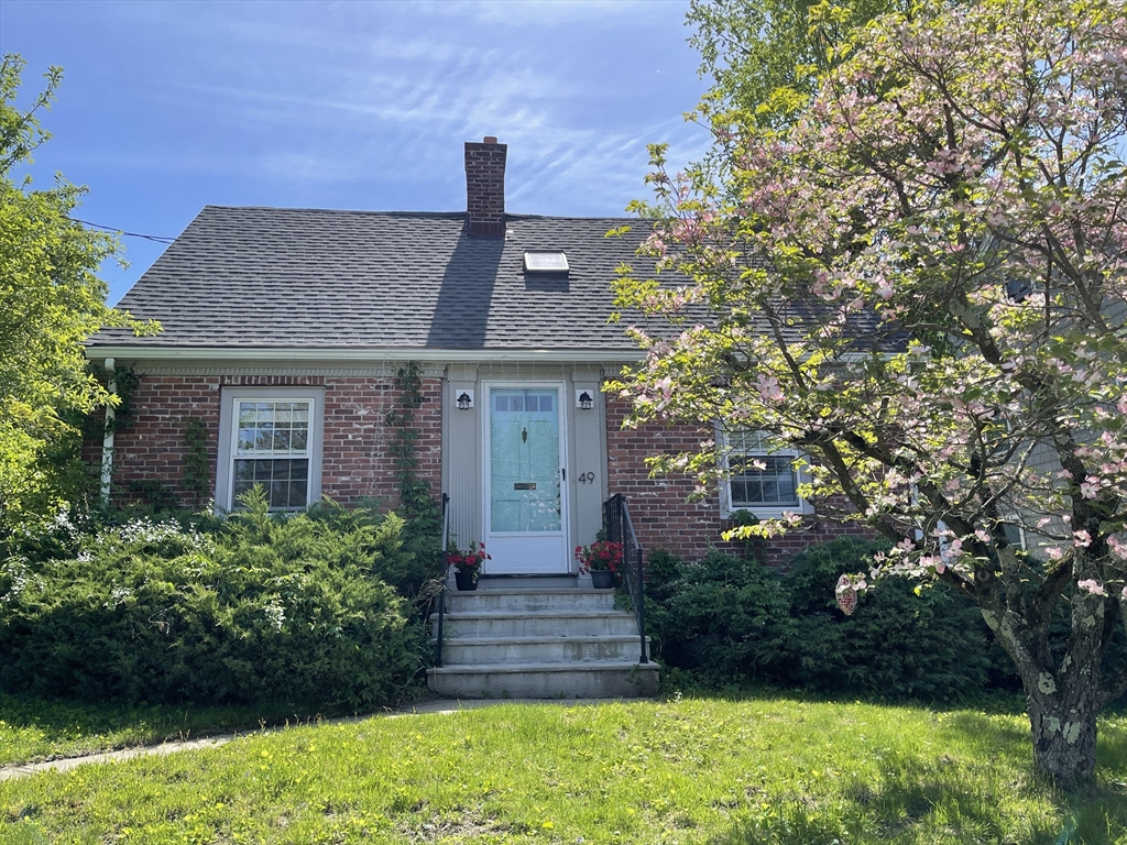 4 bed, 2 bath apartment for rent at 49 Beal Rd Unit 49, Waltham — photo 1 of 14
