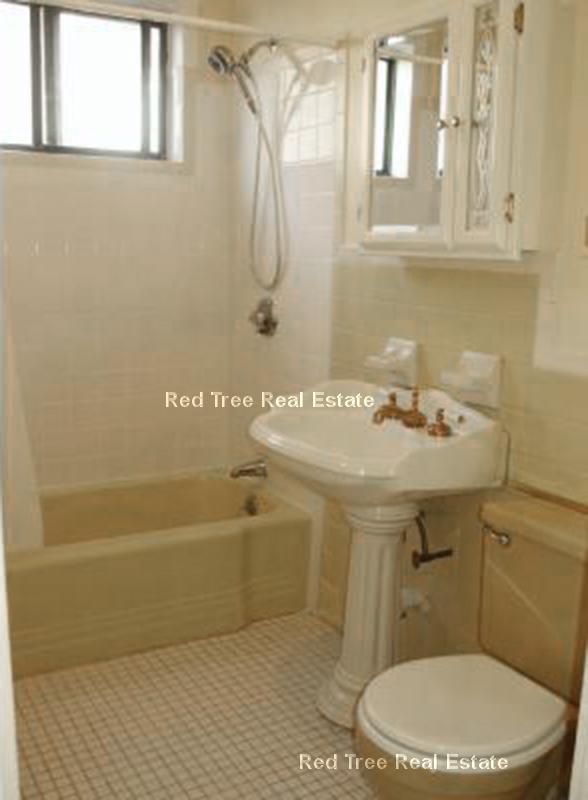 3 bed, 1 bath apartment for rent at 49 Beech Glen St Unit 3, Roxbury — photo 2 of 7
