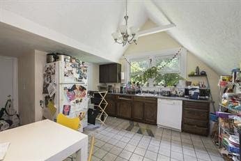 4 bed, 2 bath apartment for rent at 49 Bennett St Unit 2, Oak Square — photo 1 of 9