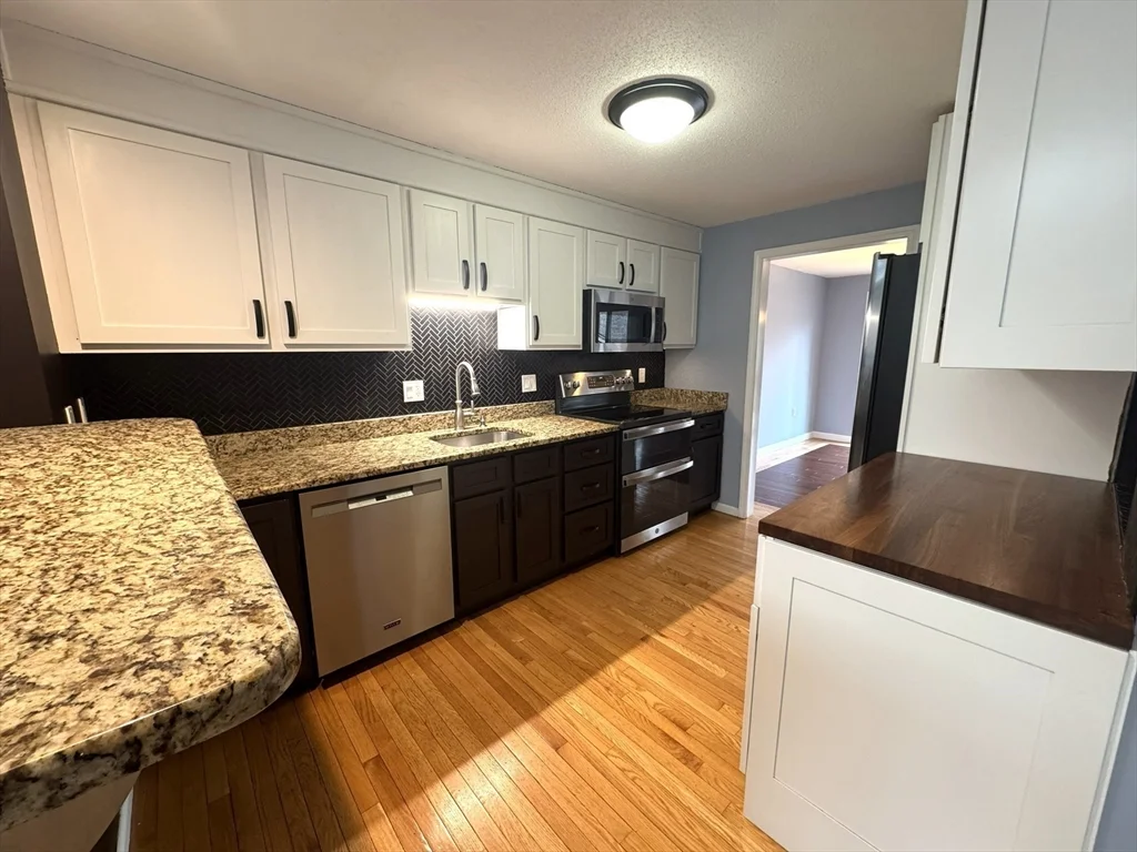2 bed, 2 bath apartment for rent at 49 Brickett Hill Circle Unit 49, Haverhill — photo 4 of 30