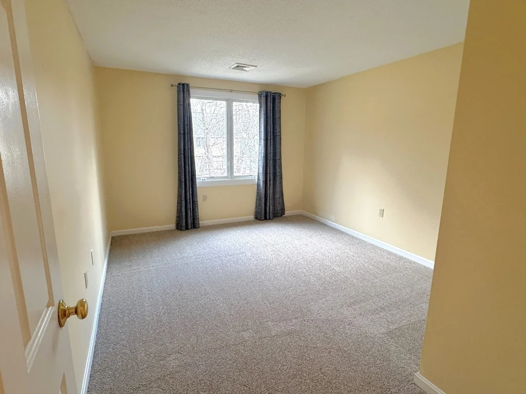 2 bed, 2 bath apartment for rent at 49 Brickett Hill Circle Unit 49, Haverhill — photo 17 of 30