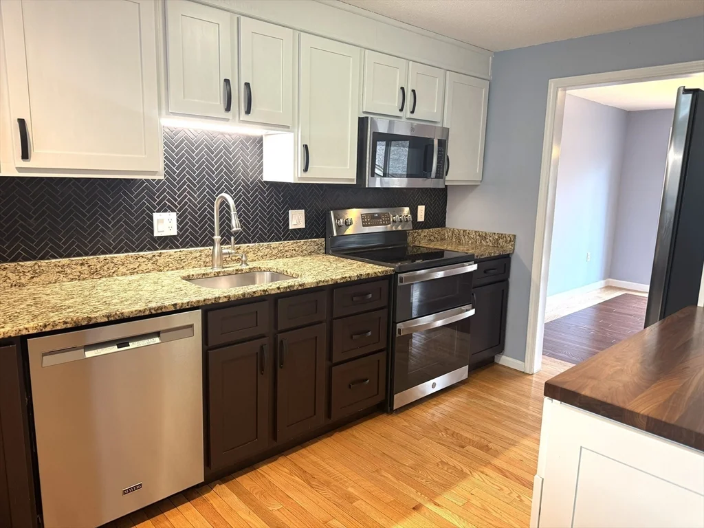 2 bed, 2 bath apartment for rent at 49 Brickett Hill Circle Unit 49, Haverhill — photo 5 of 30